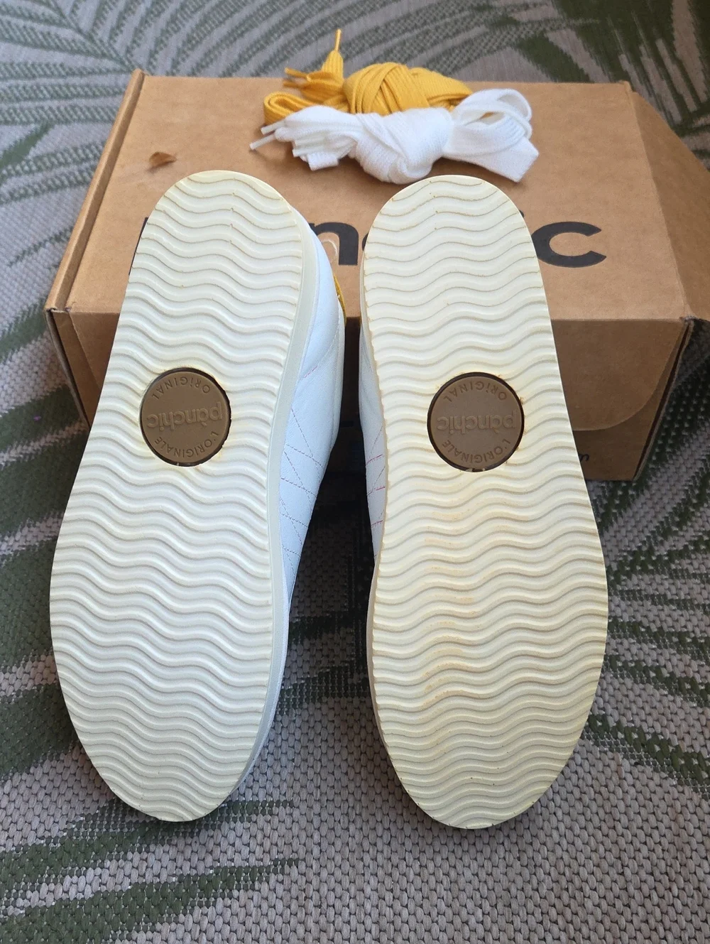 Panchic low top sneakers